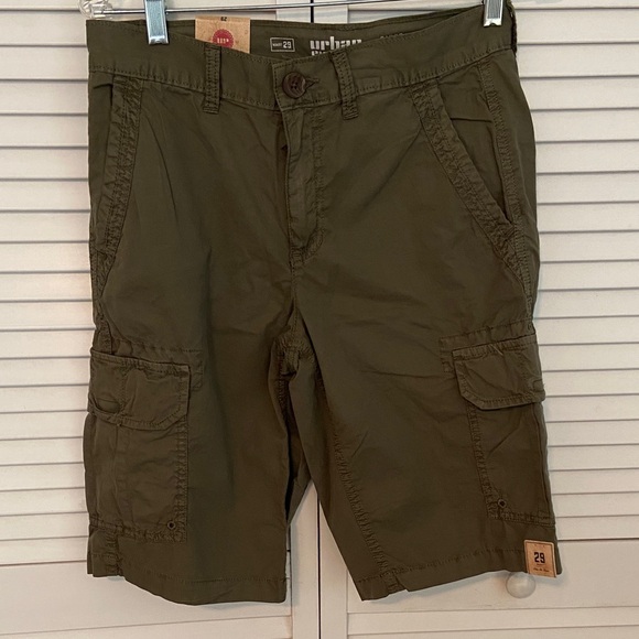 Urban Outfitters Dark Green Cargo Shorts for Men 29 - Picture 1 of 7